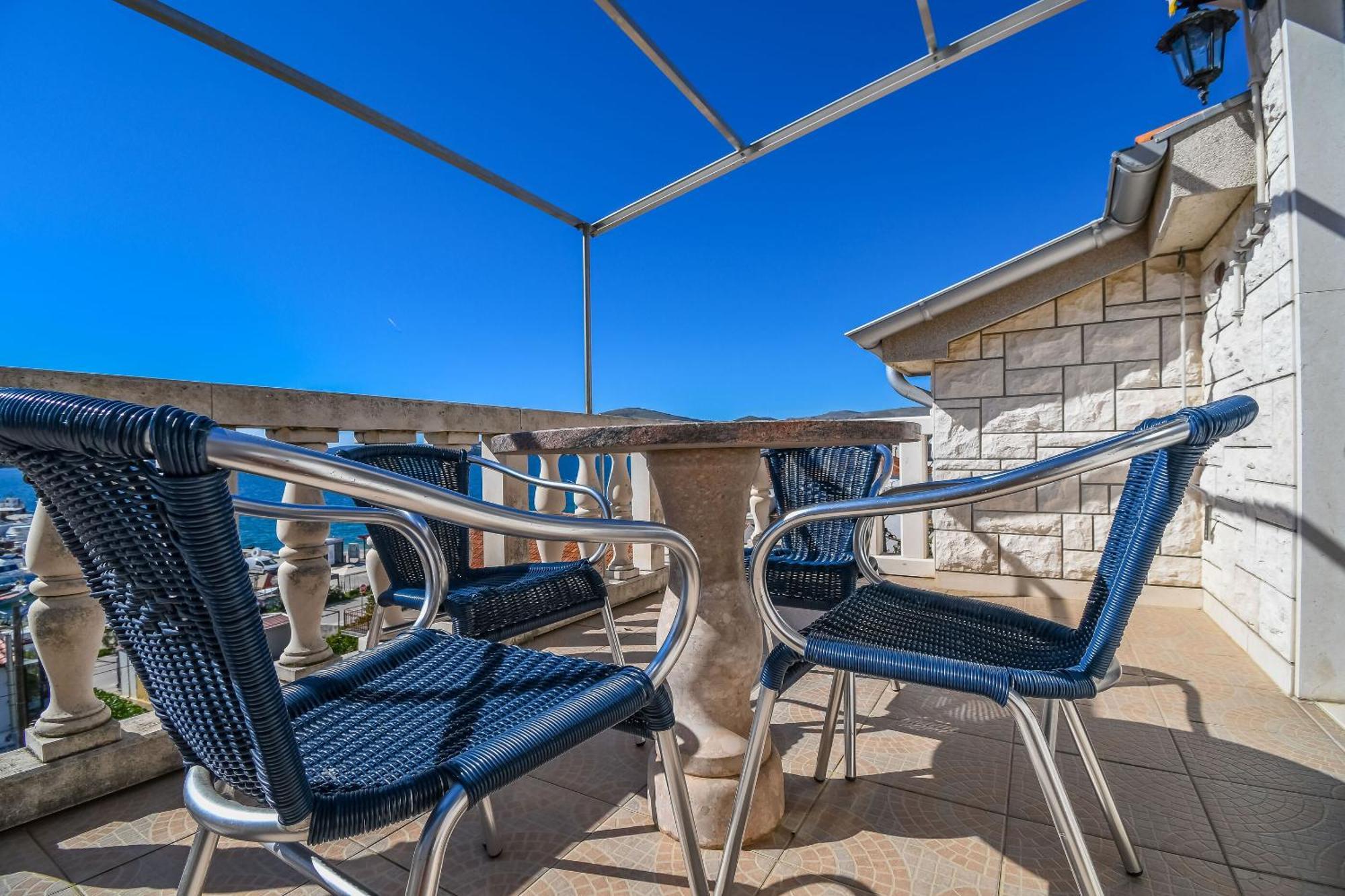 Apartments Anna Trogir Exterior photo