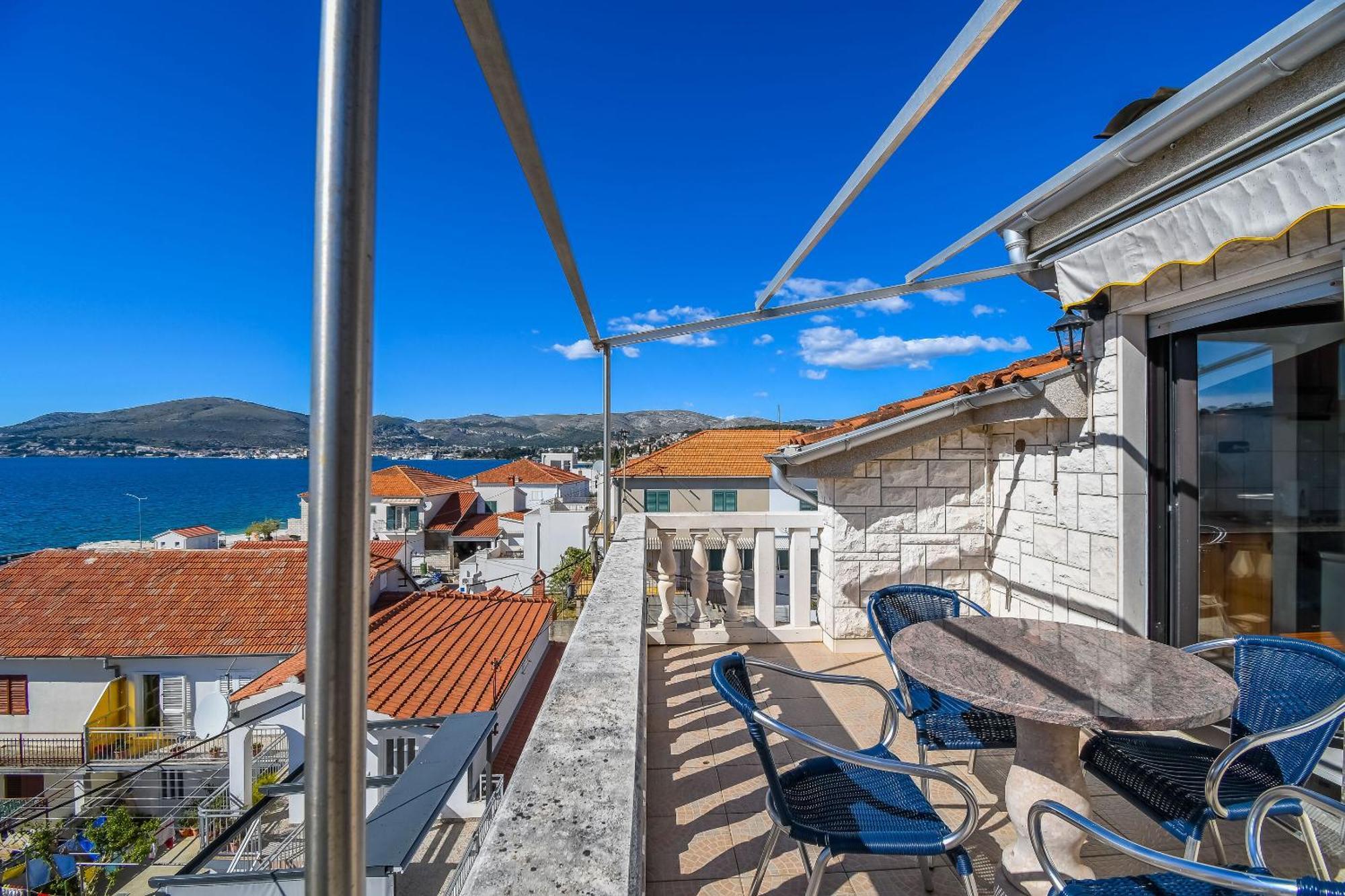 Apartments Anna Trogir Exterior photo
