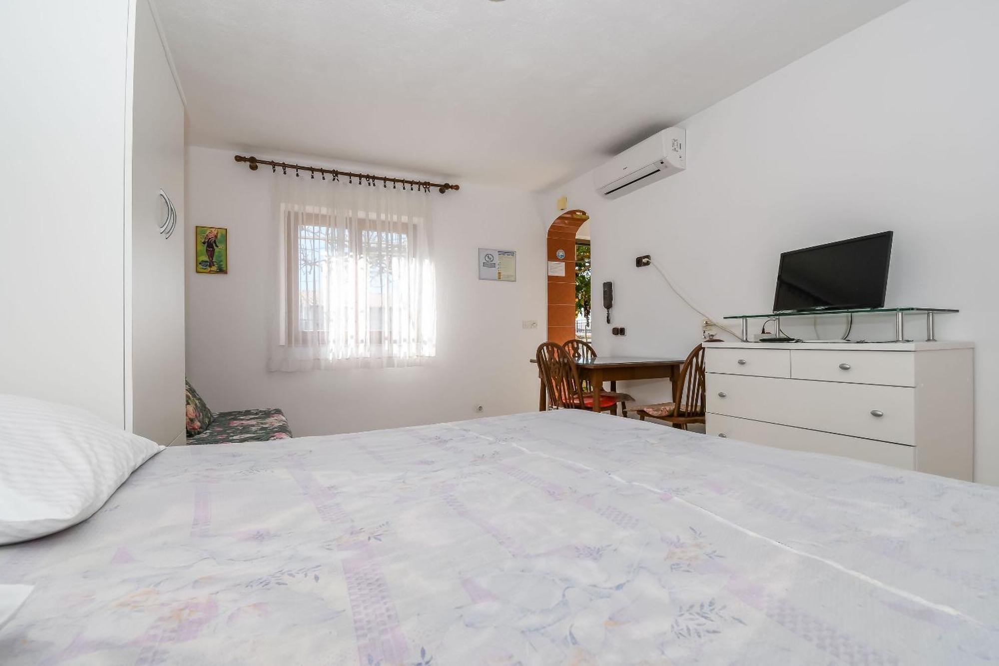 Apartments Anna Trogir Exterior photo