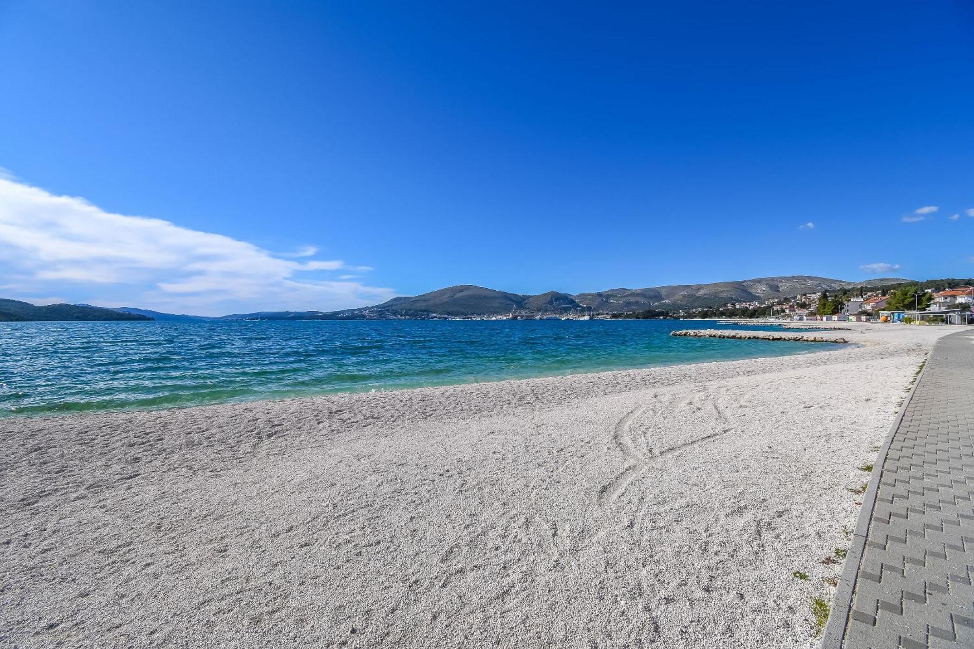 Apartments Anna Trogir Exterior photo